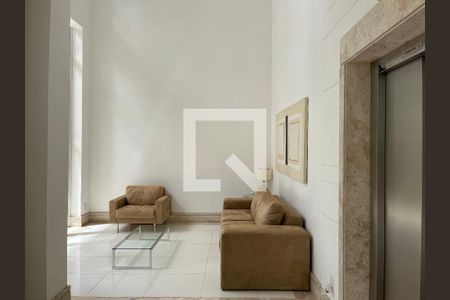 Apartamento à venda com 138m², 3 quartos e 2 vagasHall social