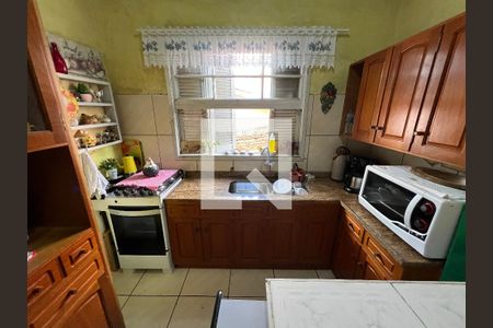 Casa à venda com 160m², 4 quartos e 3 vagas Casa à venda com 160m², 4 quartos e 3 vagasCozinha