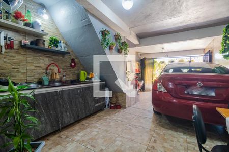 Casa à venda com 320m², 2 quartos e 1 vagaGaragem