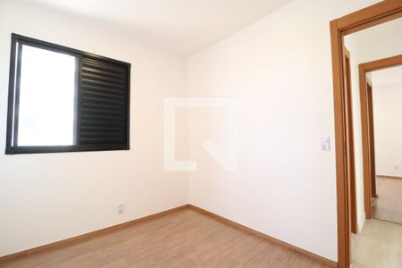 Quarto 1 de apartamento para alugar com 2 quartos, 56m² em Shopping Park, Uberlândia