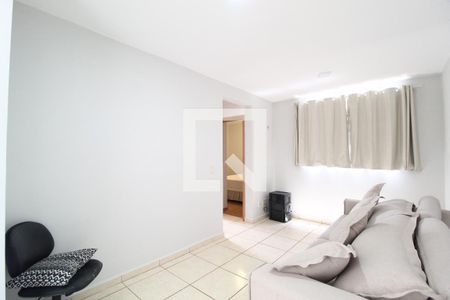 Sala de apartamento para alugar com 2 quartos, 47m² em Presidente Roosevelt, Uberlândia