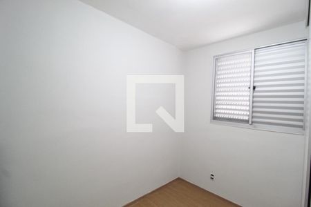 Quarto 2 de apartamento para alugar com 2 quartos, 47m² em Presidente Roosevelt, Uberlândia