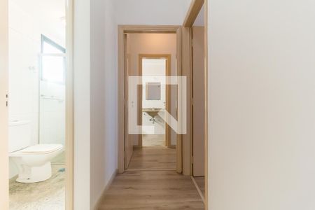 Corredor de apartamento para alugar com 2 quartos, 65m² em Vila Oliveira, Mogi das Cruzes