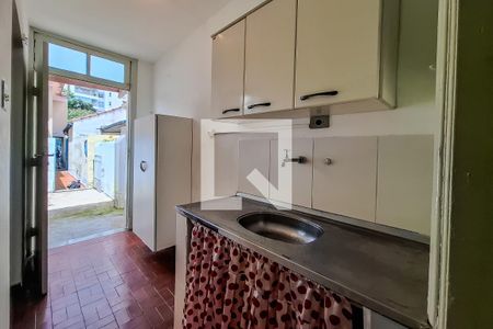 Cozinha de casa para alugar com 1 quarto, 23m² em Jardim da Gloria, São Paulo