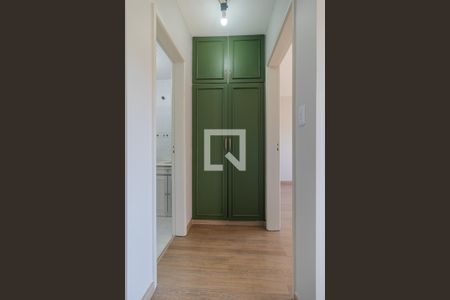 Corredor de apartamento para alugar com 1 quarto, 42m² em Cristal, Porto Alegre