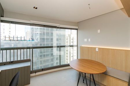 Varanda de kitnet/studio para alugar com 1 quarto, 32m² em Jardim das Acacias, São Paulo