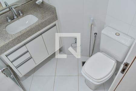 Banheiro da Suíte de apartamento para alugar com 2 quartos, 74m² em Ahú, Curitiba