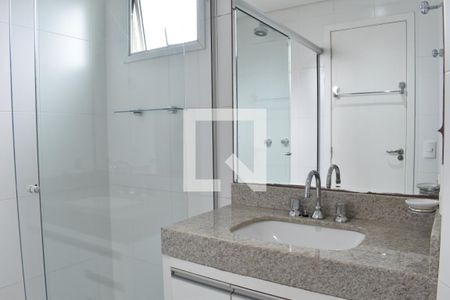 Banheiro da Suíte de apartamento para alugar com 2 quartos, 74m² em Ahú, Curitiba