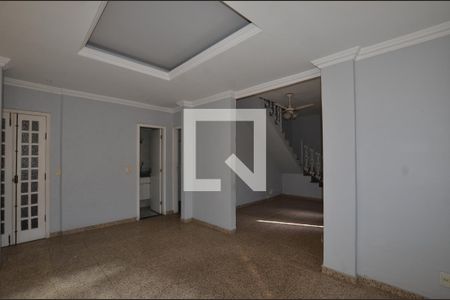Sala 1 de casa para alugar com 3 quartos, 130m² em Madureira, Rio de Janeiro