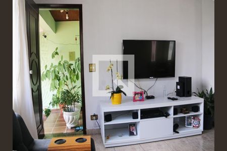 Casa à venda com 3 quartos, 100m² em Jardim Guarapiranga, São Paulo
