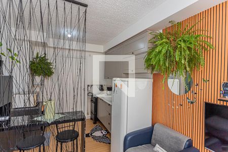Sala, cozinha e área de serviço de apartamento à venda com 2 quartos, 32m² em Piqueri, São Paulo