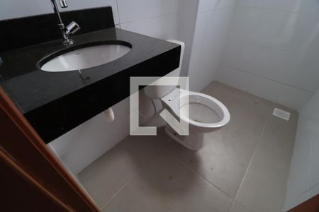 Banheiro Social de apartamento para alugar com 2 quartos, 55m² em Marta Helena, Uberlândia