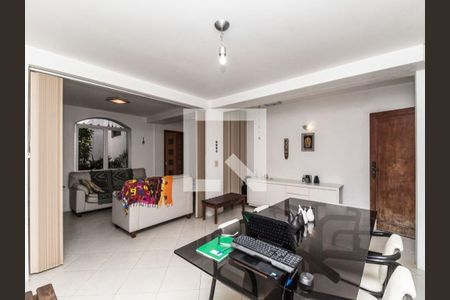 Casa à venda com 4 quartos, 220m² em Campo Belo, São Paulo