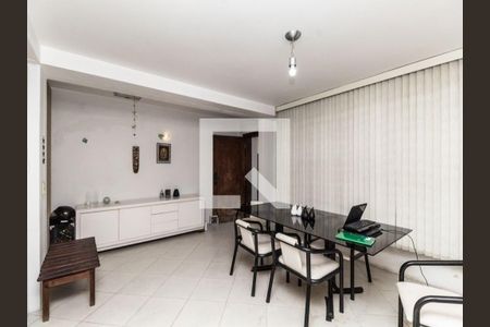 Casa à venda com 4 quartos, 220m² em Campo Belo, São Paulo