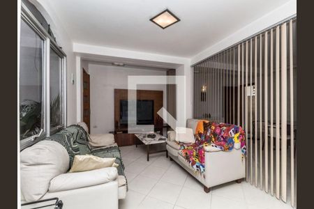 Casa à venda com 4 quartos, 220m² em Campo Belo, São Paulo