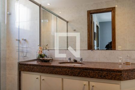 Banheiro da Suíte de apartamento para alugar com 4 quartos, 146m² em Belvedere, Belo Horizonte