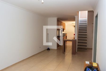 Sala de casa para alugar com 3 quartos, 200m² em Vila Santo Antônio, São Paulo