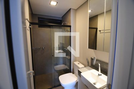 Banheiro de kitnet/studio para alugar com 1 quarto, 17m² em Cidade Universitária, Campinas