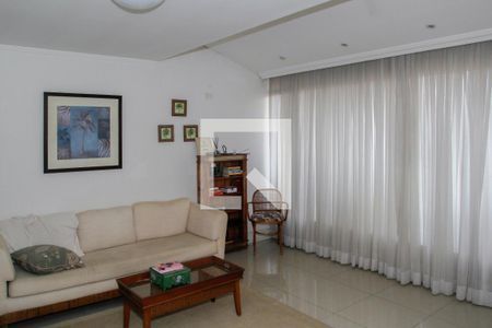 Sala de casa à venda com 3 quartos, 200m² em Jardim Santo Elias, São Paulo
