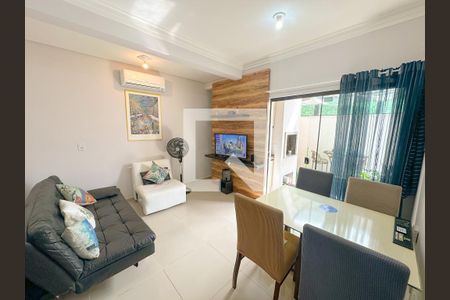 Sala de TV de apartamento para alugar com 3 quartos, 72m² em Ingleses Norte, Florianópolis