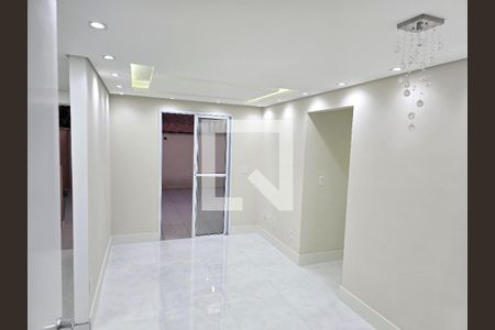 Apartamento à venda com 2 quartos, 90m² em Vila Carmosina, São Paulo