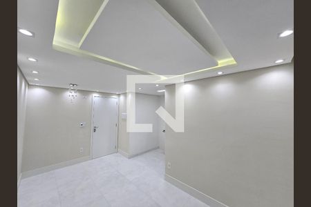 Apartamento à venda com 2 quartos, 90m² em Vila Carmosina, São Paulo