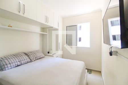 Quarto 1 de apartamento para alugar com 2 quartos, 50m² em Vila Carmosina, São Paulo