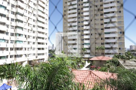 Sala vista de apartamento para alugar com 3 quartos, 77m² em Parque Amazonia, Goiânia