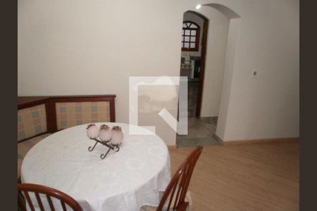 Casa à venda com 3 quartos, 245m² em Jardim Textil, São Paulo