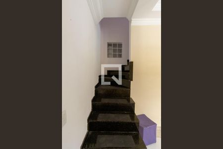 Escada de casa de condomínio à venda com 3 quartos, 87m² em Vila Pierina, São Paulo