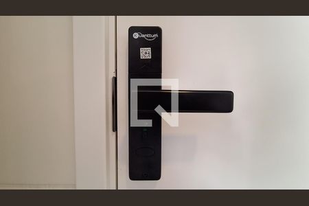 Fechadura eletrônica de apartamento para alugar com 2 quartos, 37m² em Barra Funda, São Paulo