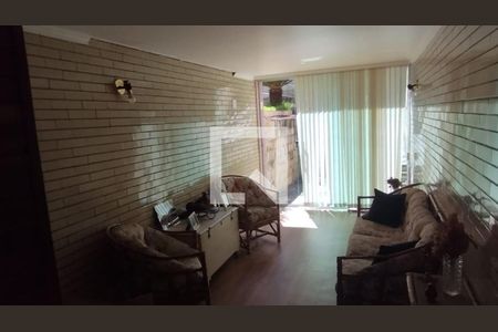 Casa à venda com 6 quartos, 200m² em Floresta, Belo Horizonte