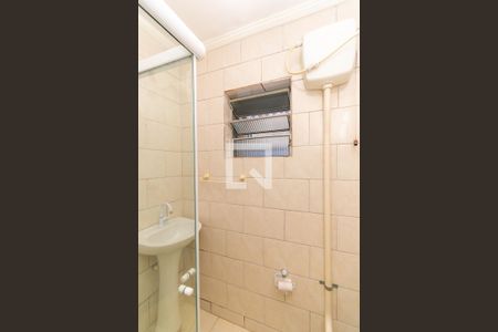 Banheiro de casa para alugar com 1 quarto, 30m² em Vila Tolstoi, São Paulo