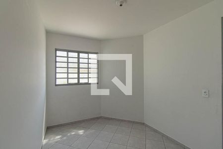 Quarto 1 de casa para alugar com 2 quartos, 48m² em Boqueirão, Curitiba