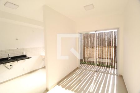 Sala de apartamento para alugar com 2 quartos, 50m² em Jardim Holanda, Uberlândia