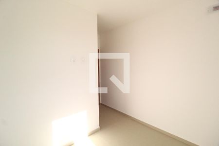 Quarto 2 - Suíte de apartamento para alugar com 2 quartos, 50m² em Jardim Holanda, Uberlândia