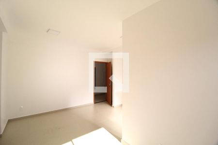 Sala de apartamento para alugar com 2 quartos, 50m² em Jardim Holanda, Uberlândia