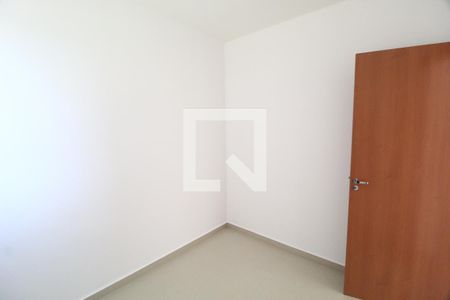 Quarto 1 de apartamento para alugar com 2 quartos, 50m² em Jardim Holanda, Uberlândia