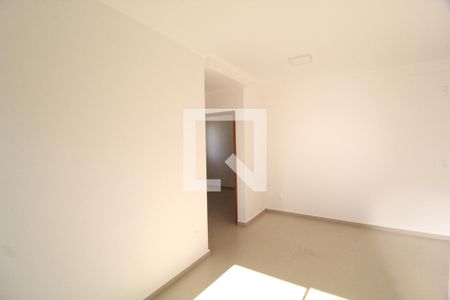 Sala de apartamento para alugar com 2 quartos, 50m² em Jardim Holanda, Uberlândia