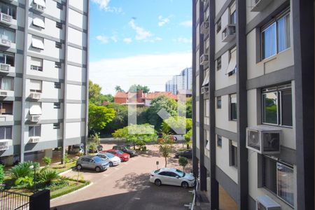Sala - Vista de apartamento para alugar com 2 quartos, 72m² em Boa Vista, Porto Alegre