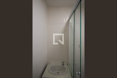 Banheiro de apartamento para alugar com 1 quarto, 15m² em Vila Santa Clara, São Paulo