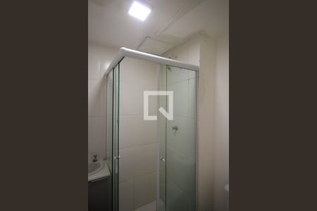 Banheiro de apartamento para alugar com 1 quarto, 15m² em Vila Santa Clara, São Paulo