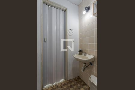 Banheiro de apartamento para alugar com 1 quarto, 39m² em Morro Santana, Porto Alegre