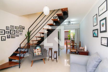 Sala de casa de condomínio para alugar com 2 quartos, 85m² em Vila Ema, São Paulo