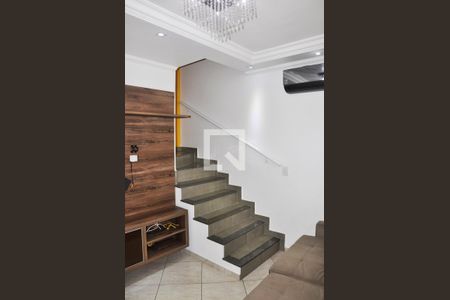 Sala de casa para alugar com 2 quartos, 96m² em Jardim Mangalot, São Paulo