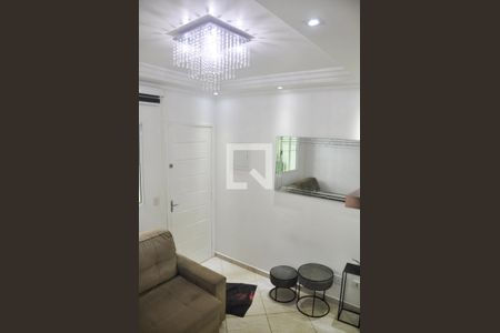 Sala de casa para alugar com 2 quartos, 96m² em Jardim Mangalot, São Paulo
