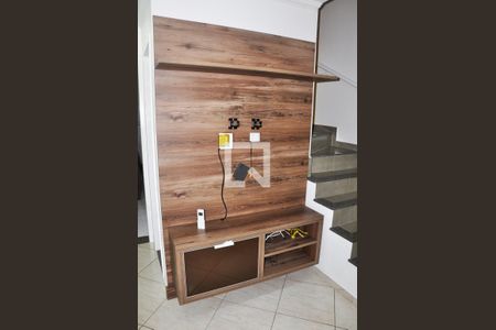 Sala de casa para alugar com 2 quartos, 96m² em Jardim Mangalot, São Paulo