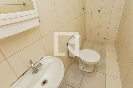 Banheiro de casa para alugar com 1 quarto, 40m² em Jardim Maria Estela, São Paulo