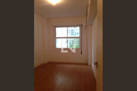 Apartamento à venda com 2 quartos, 130m² em Leme, Rio de Janeiro