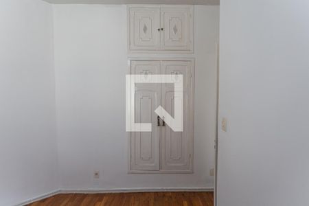 Armário do Quarto 1 de apartamento para alugar com 2 quartos, 90m² em Gutierrez, Belo Horizonte